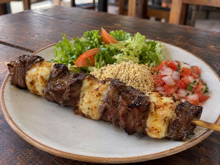 Espetinho Carne com queijo